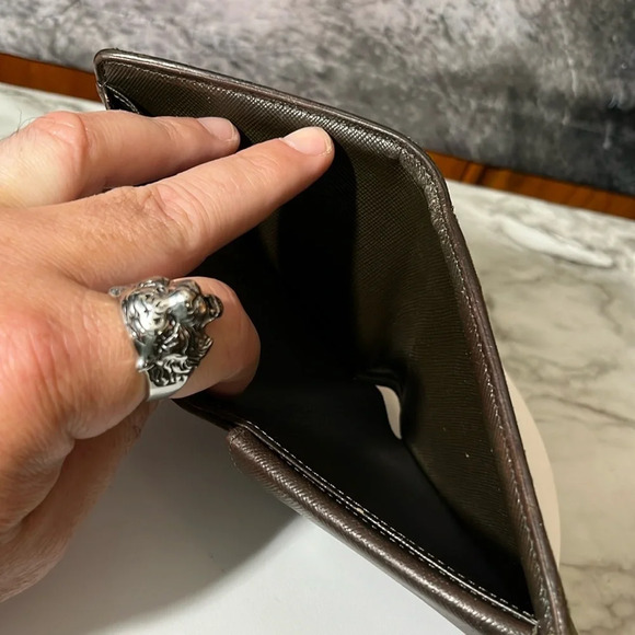 Louis Vuitton Green Canvas Trifold Wallet in GUC - Picture 12 of 15